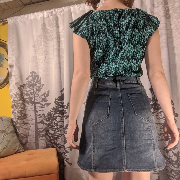 Leafy flutter blouse - Picture 8 of 8